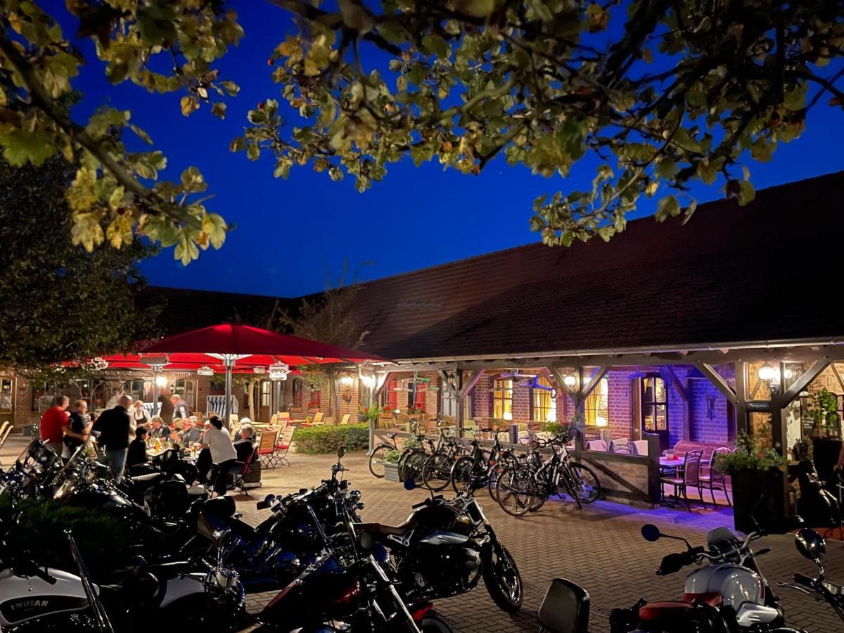 Landhotel Zur Schmiede Goehren-Lebbin Exterior photo