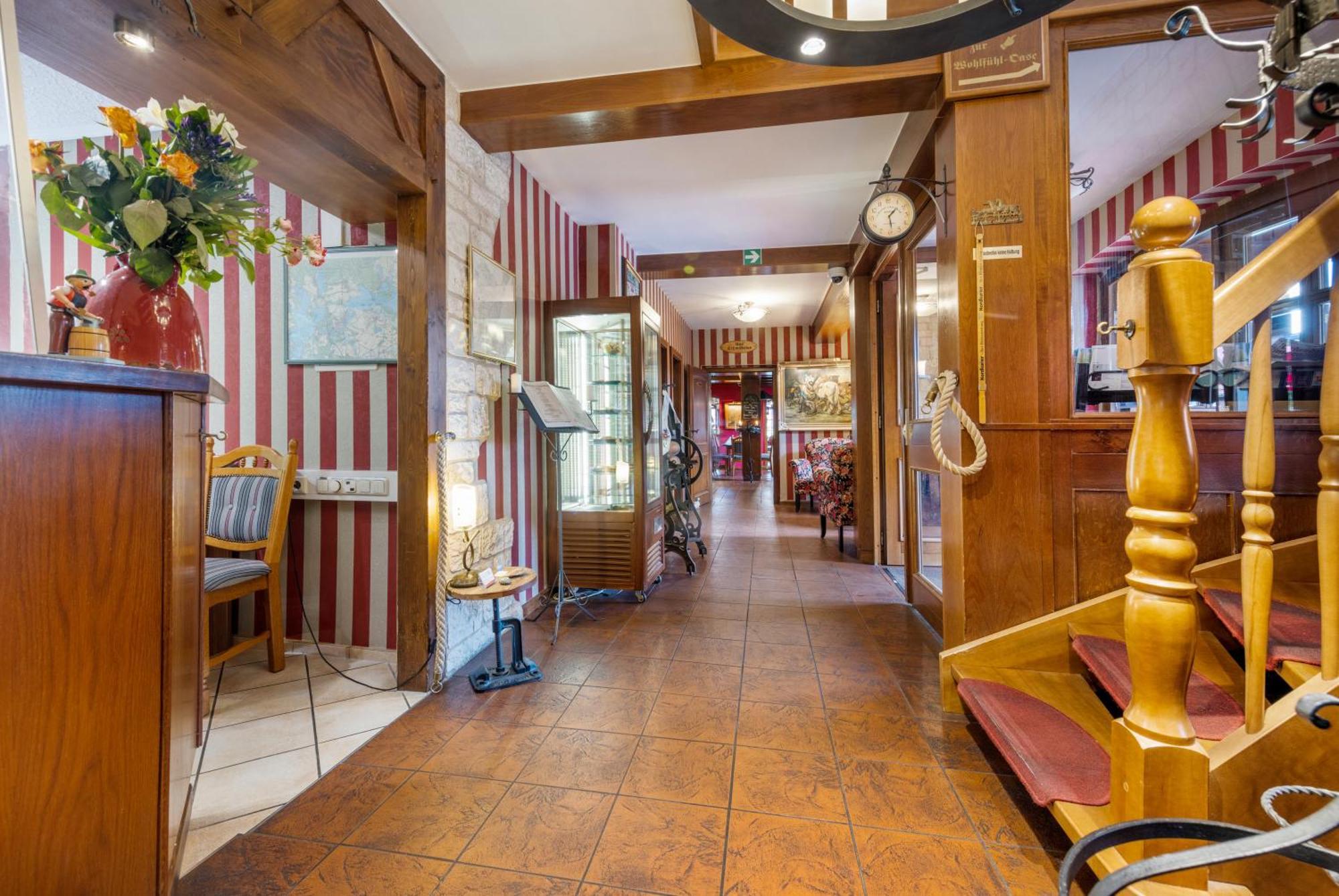 Landhotel Zur Schmiede Goehren-Lebbin Exterior photo